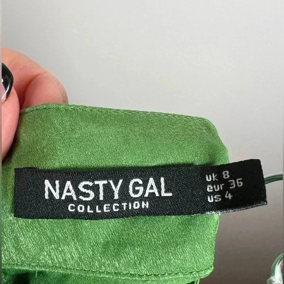 Nasty Gal Collection Green Cropped Ruched Cutout Back Blouse Top Women's Size 4 - Picture 5 of 8